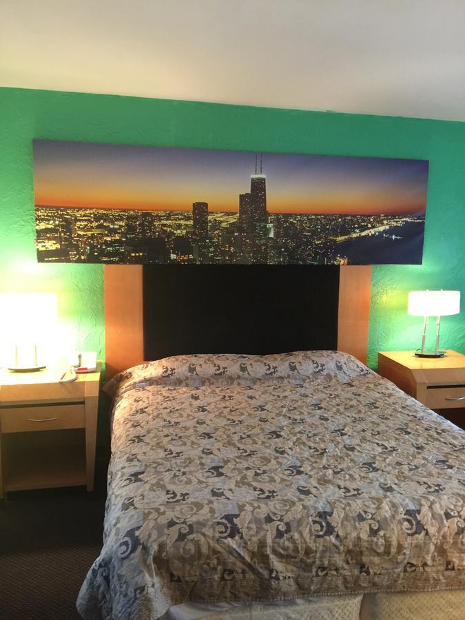 Fiesta Motel Pontiac 외부 사진