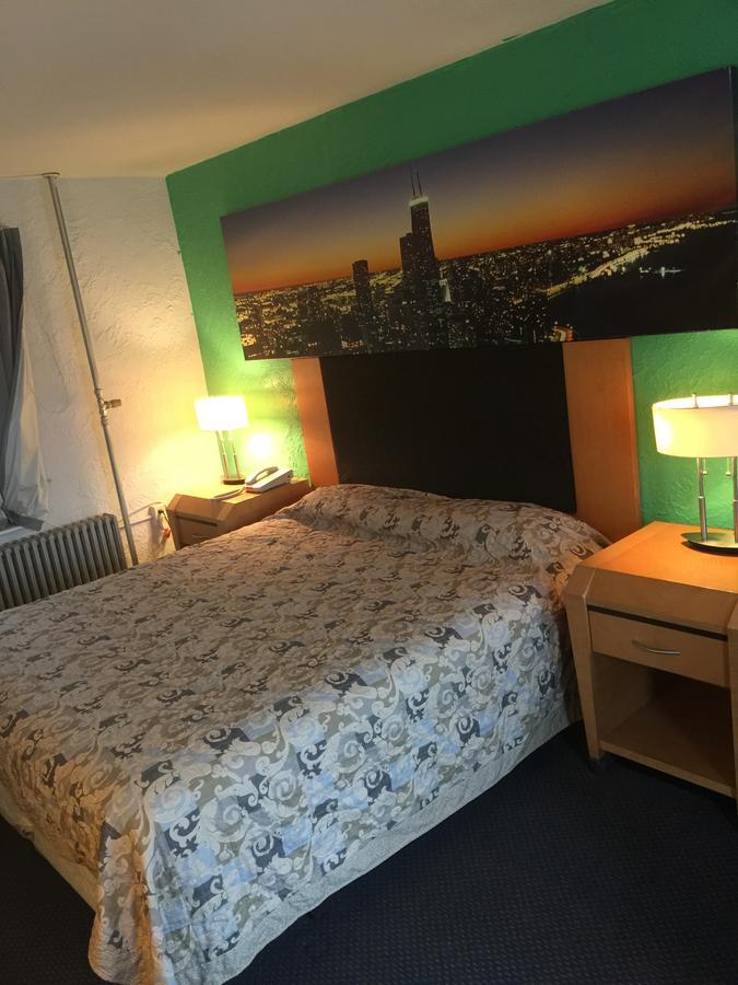 Fiesta Motel Pontiac 외부 사진
